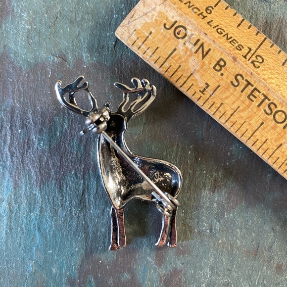 Metal Deer Brooch Pin - Picture 4 of 4